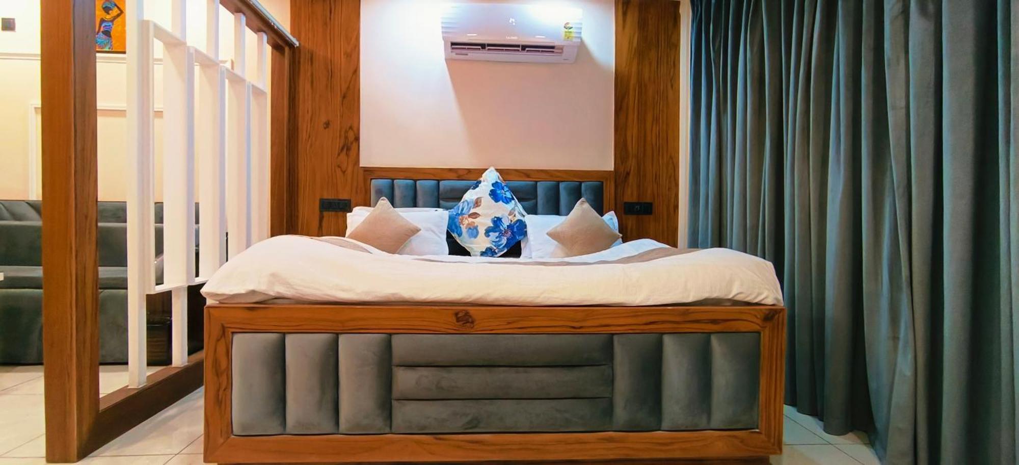 The Cerro Ricco 2 Hotel Zirakpur Buitenkant foto